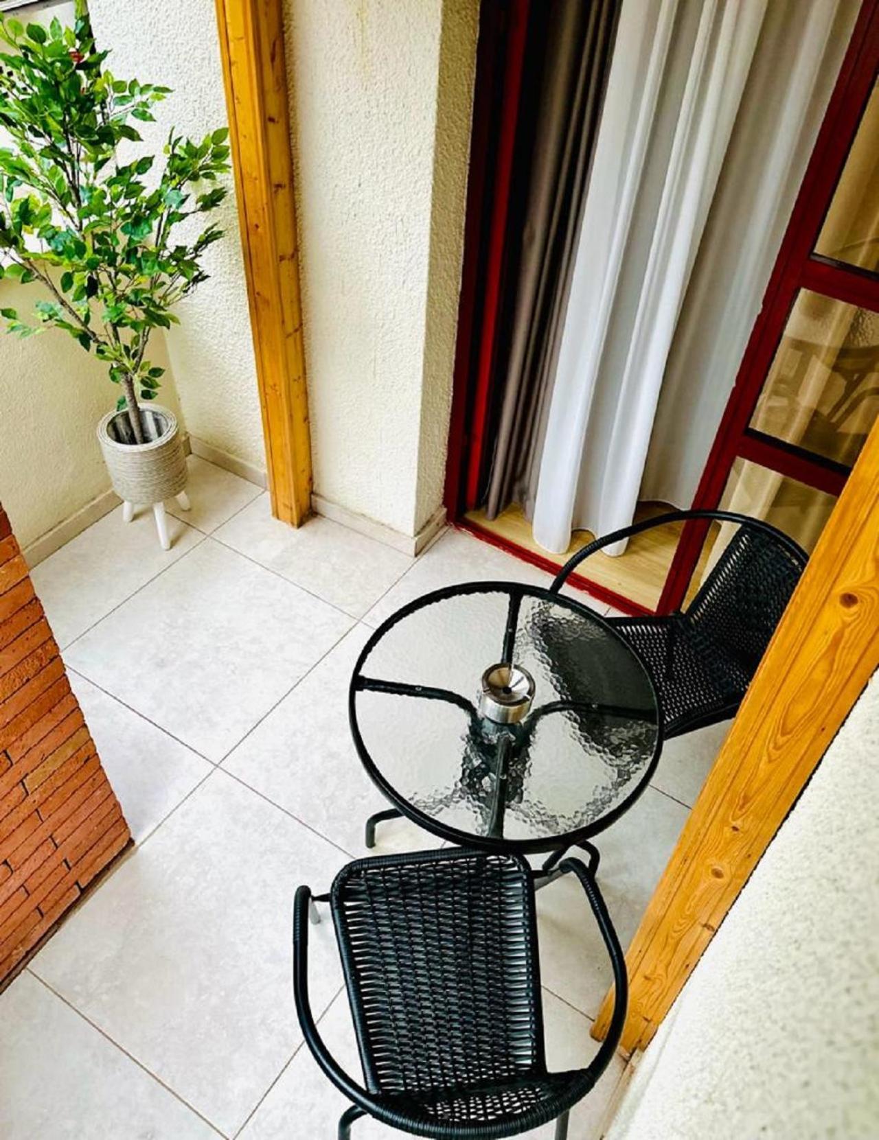 Hotel Well Inn Tbilisi Eksteriør bilde
