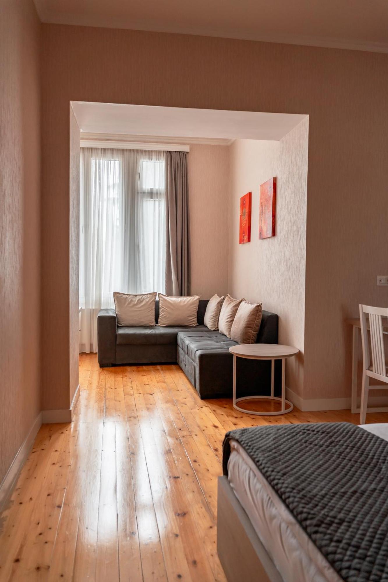 Hotel Well Inn Tbilisi Eksteriør bilde