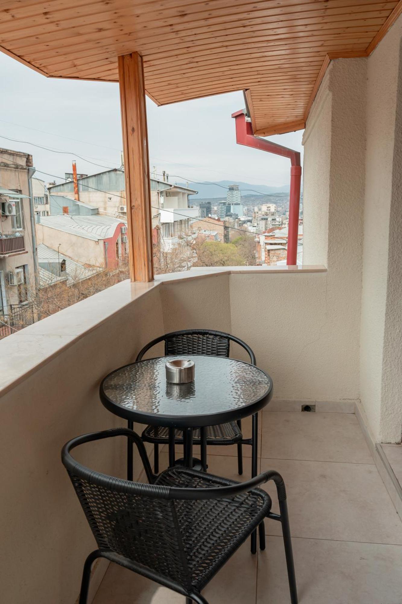 Hotel Well Inn Tbilisi Eksteriør bilde