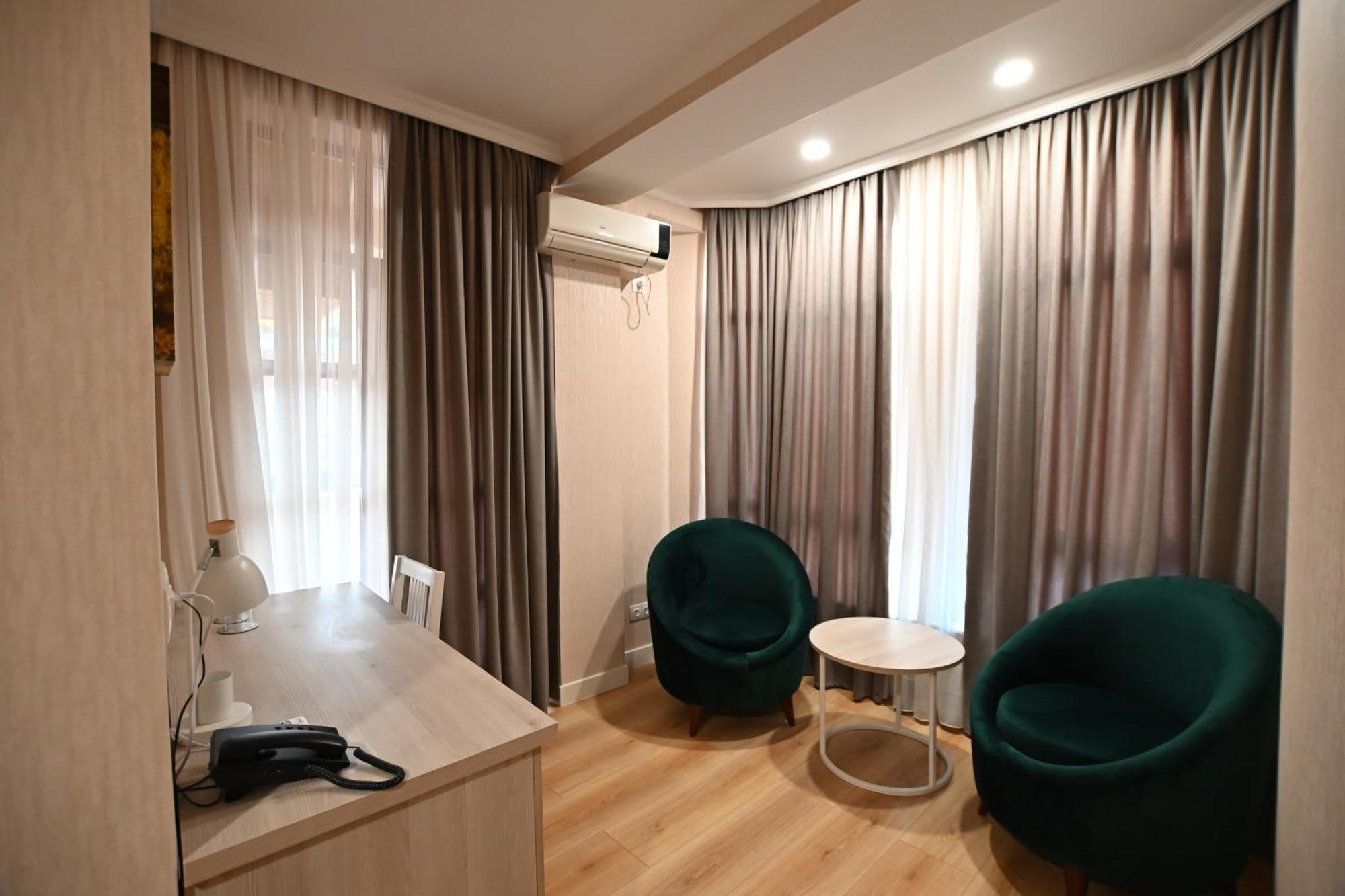 Hotel Well Inn Tbilisi Eksteriør bilde